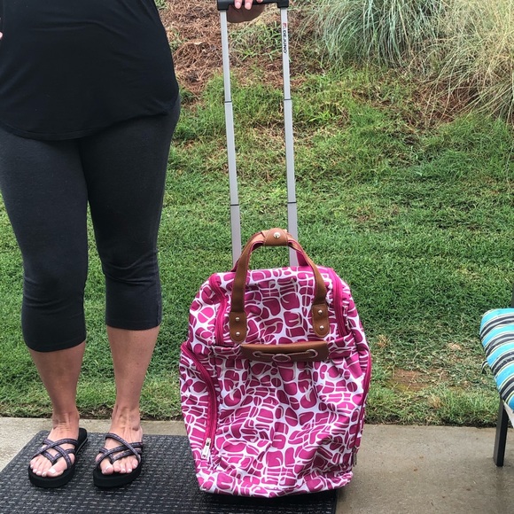 pink and white dejuno travel bag with wheels - Picture 2 of 12